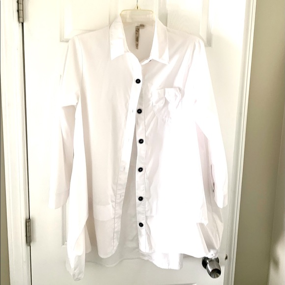 Comfy U.S.A. Handkerchief
Hem White Button Back Shirt Size S - Picture 7 of 10